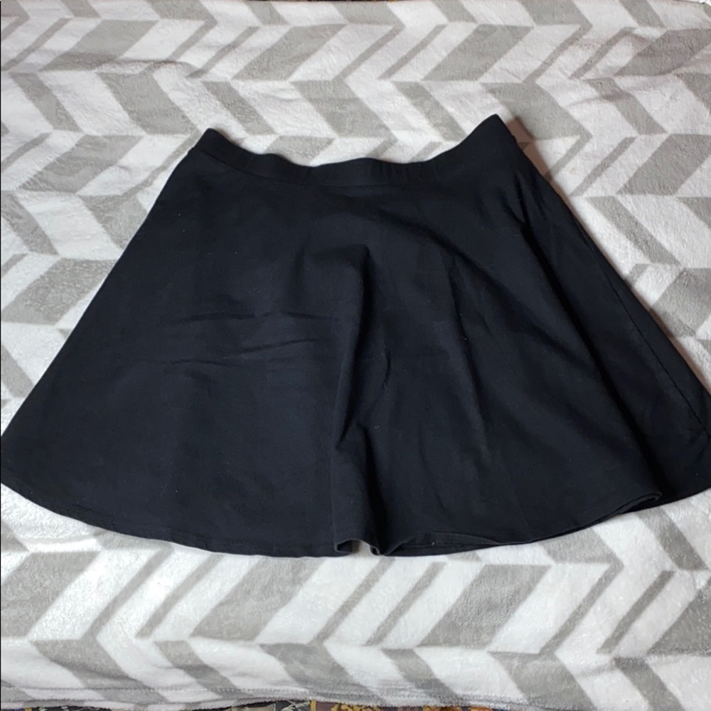 Black Forever21 Circle Skirt 🖤
